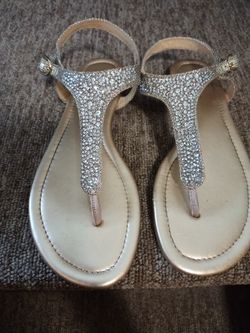 BANDOLINO WOMEN'S SHOES SANDALS FLAT SILVER EMBELLISHED RHINESTONE DETAILING SIZE 6.5