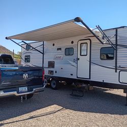 2016 Coleman Lantern LT Camper 33 Foot