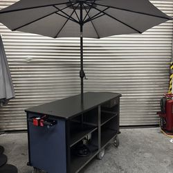 72” Battery Powered kiosk vending cart 2 speed with cash drawer lockable Great Condition Sell Anything!!!