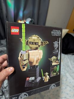 Lego Yoda bust new in box