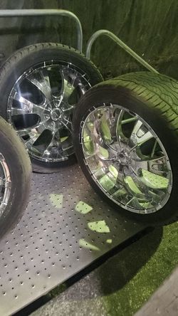 2 Chev 6 Lug 22" & 2 6 lug 20" Rims With Tires $350