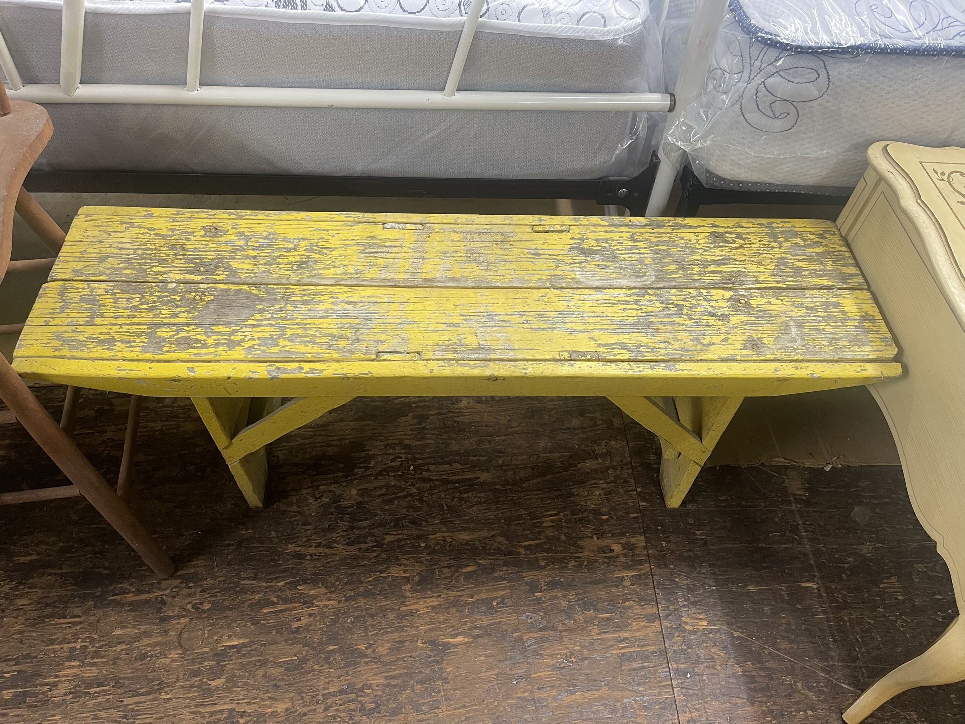 Antique Mortis Bench