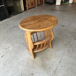 Oak End Table With Magazine Rack 