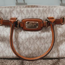 Micheal Kors Crossbody Purse