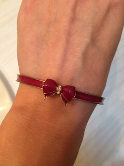 Pink bow bracelet