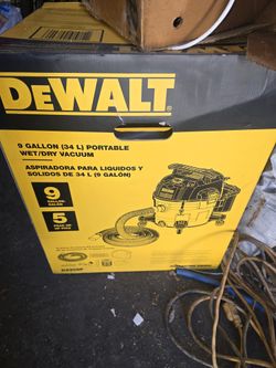 New Dewalt 9 Gallon 5 Hp Shop Vacuum 