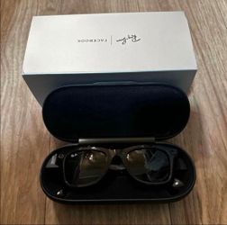 Ray-Ban Wayfarer Sunglasses Black With Case