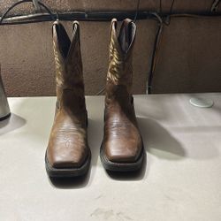 Justin Men’s Work Boots Size 9.5 D Open Box