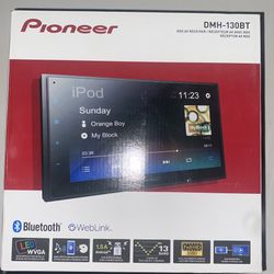 Pioneer Touchscreen Car Radio 