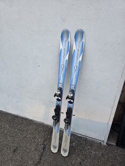 Rossignol FAT BANDIT B2 all mountain skis 158 with Bindings excellent Condition

Cash only

No offers 

No still available questions 