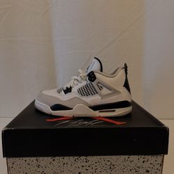 Jordan 4 Military