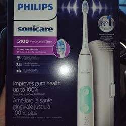 New Philips Sonicare 5100 Protective Clean.
