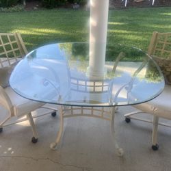 Round Dinning Table