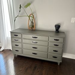 Solid Wooden Dresser ‼️pending ‼️