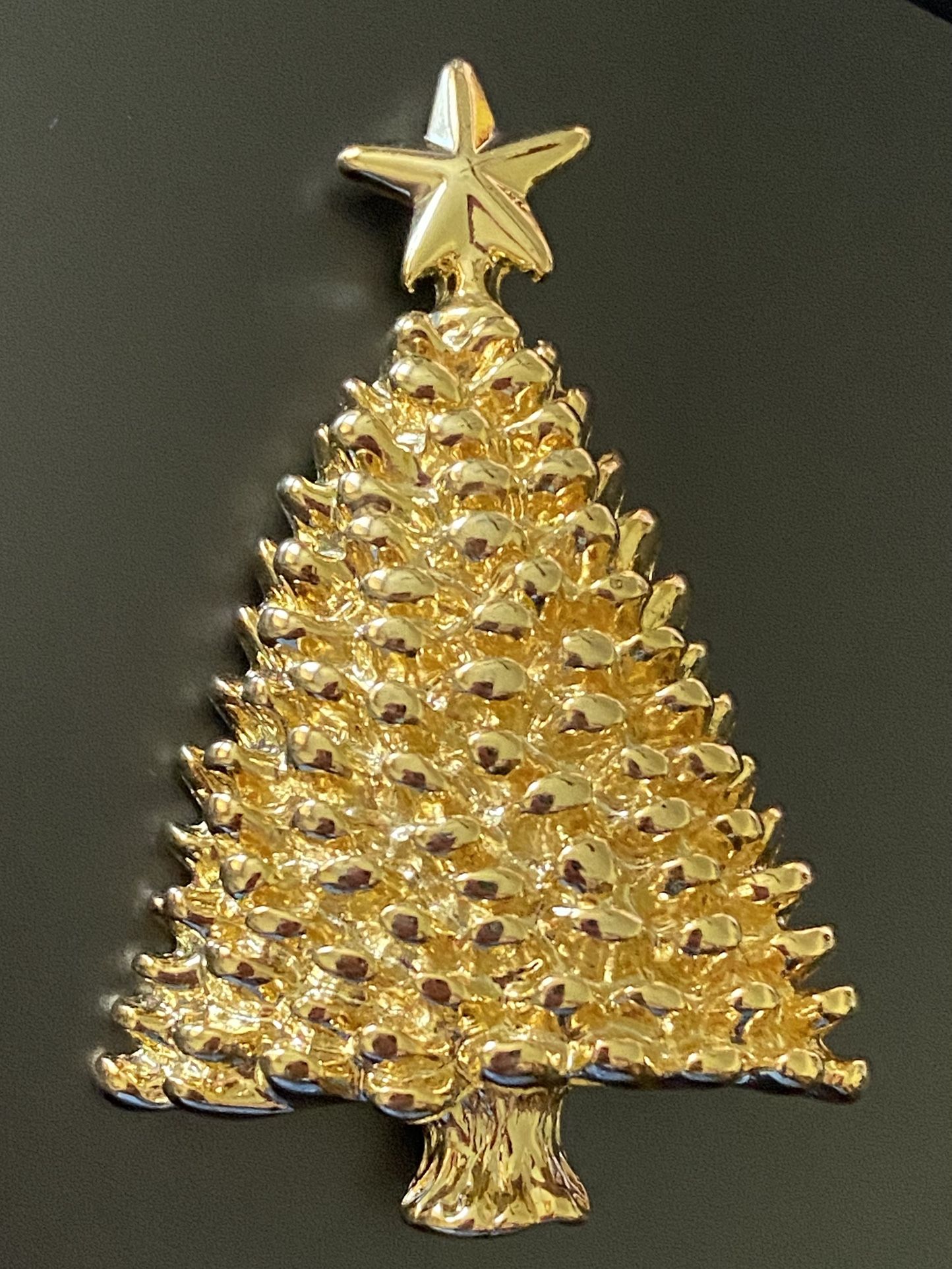 Gold Tone Christmas Tree Brooch