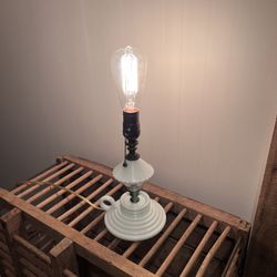 Vintage reconditioned farmhouse milk glass table lamp "Gone With The Wind" style