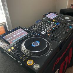 Pair of Pioneer CDJ 3000 and DJM900NXS2