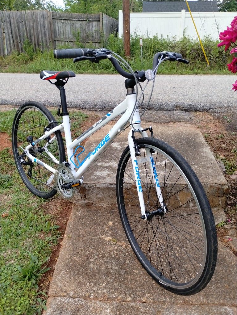 26" FORGE Breva Aluminum Hybrid Step-Thru Commuter Bike ~5'2"-5'6" unisex, like new