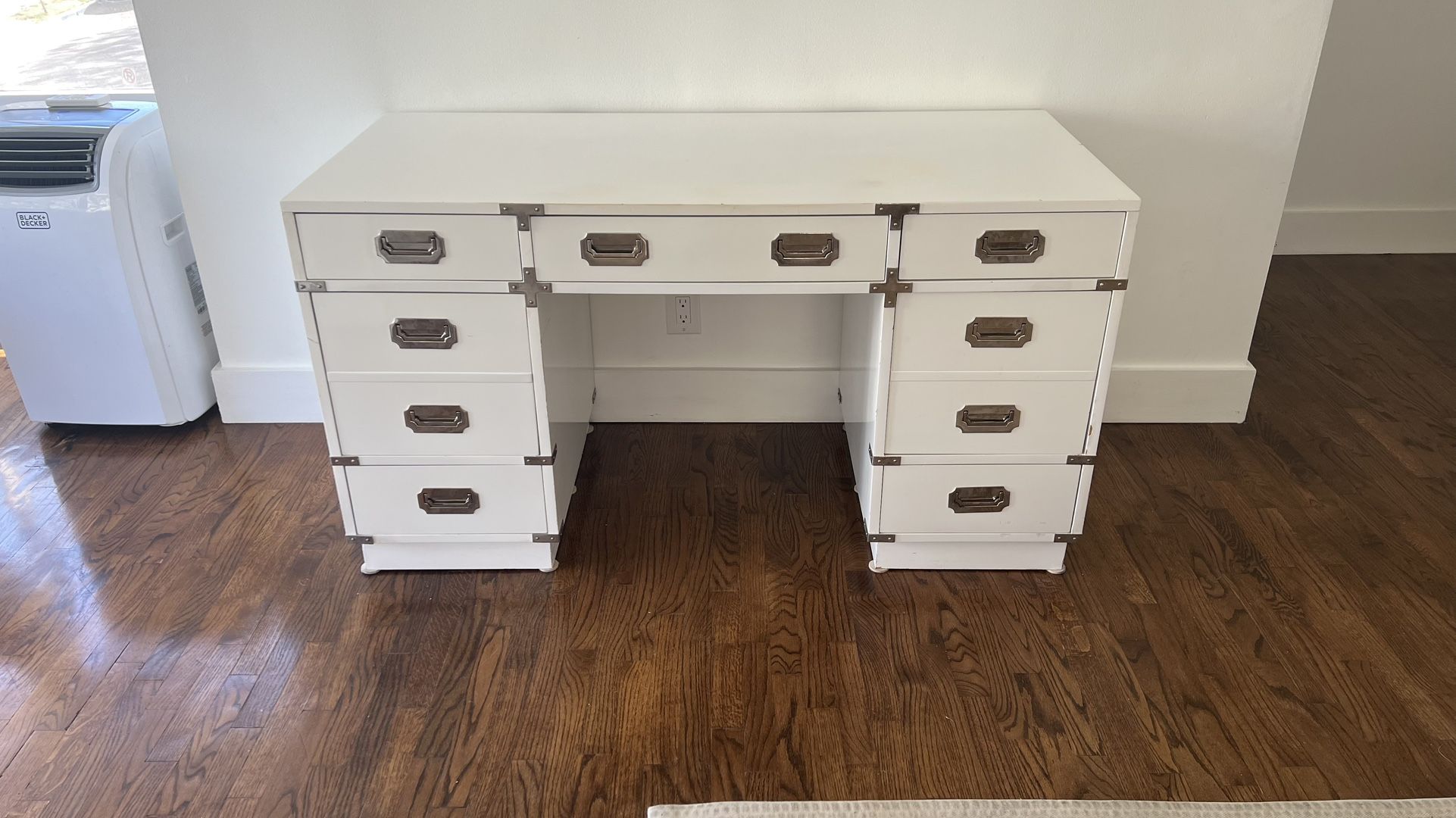 White lacquered  Campaign Desk