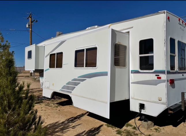 Fifth Wheel Trailer