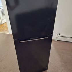 Magic Chef Refrigerator 