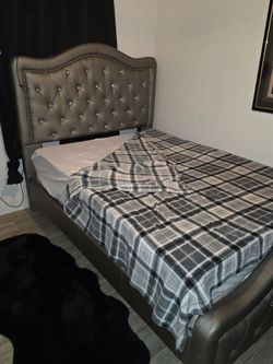 Silver Diamond Full Size Bedframe