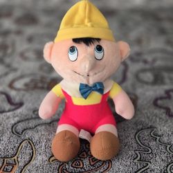 Walt Disney Pinocchio Plush Stuffed Doll Vintage 1980s