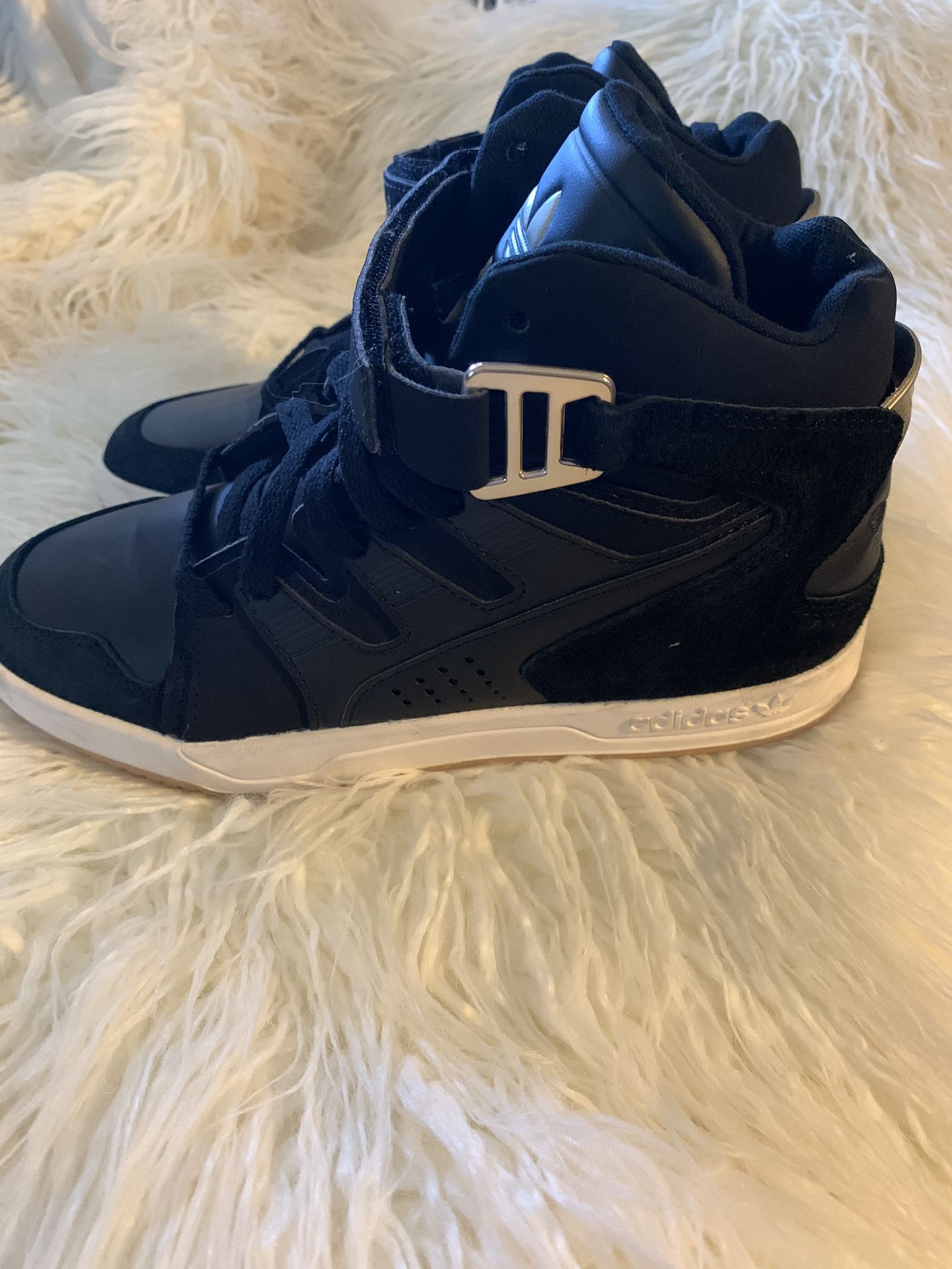 Adidas MCX-1 Mens Shoes High Top Strap M17031 Size 5.5 Trefoil for Sale in Hawthorne, CA - OfferUp Adidas MCX-1 Mens Shoes High Top Strap M17031 Size 5.5 Trefoil for Sale in Hawthorne, CA - OfferUp