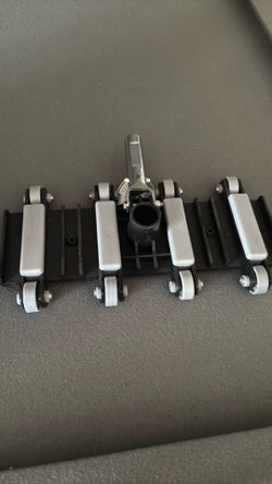 Pool vacuum attachment