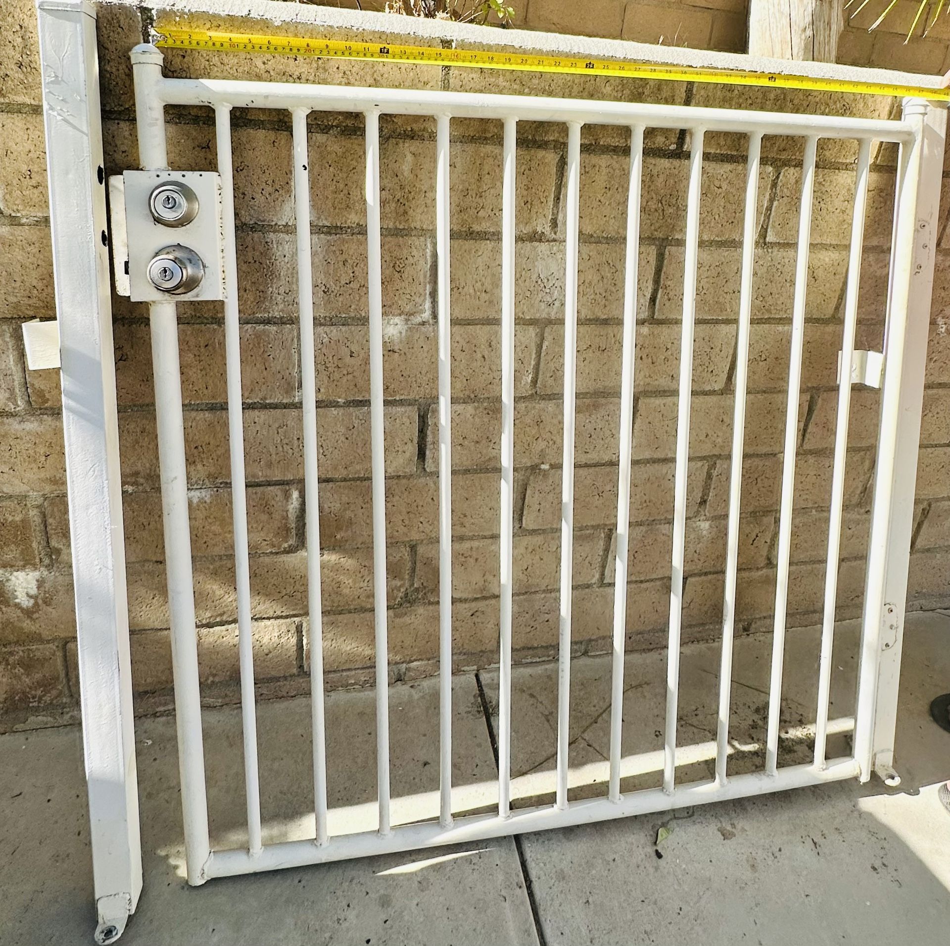 Home Side Gate for Outdoor Patio/front gate, Deck and Garden use. Size Build 48"x 48" /locks  keys included.