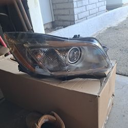 2011-2014 Buick Regal Cxl Driver Side Headlight 