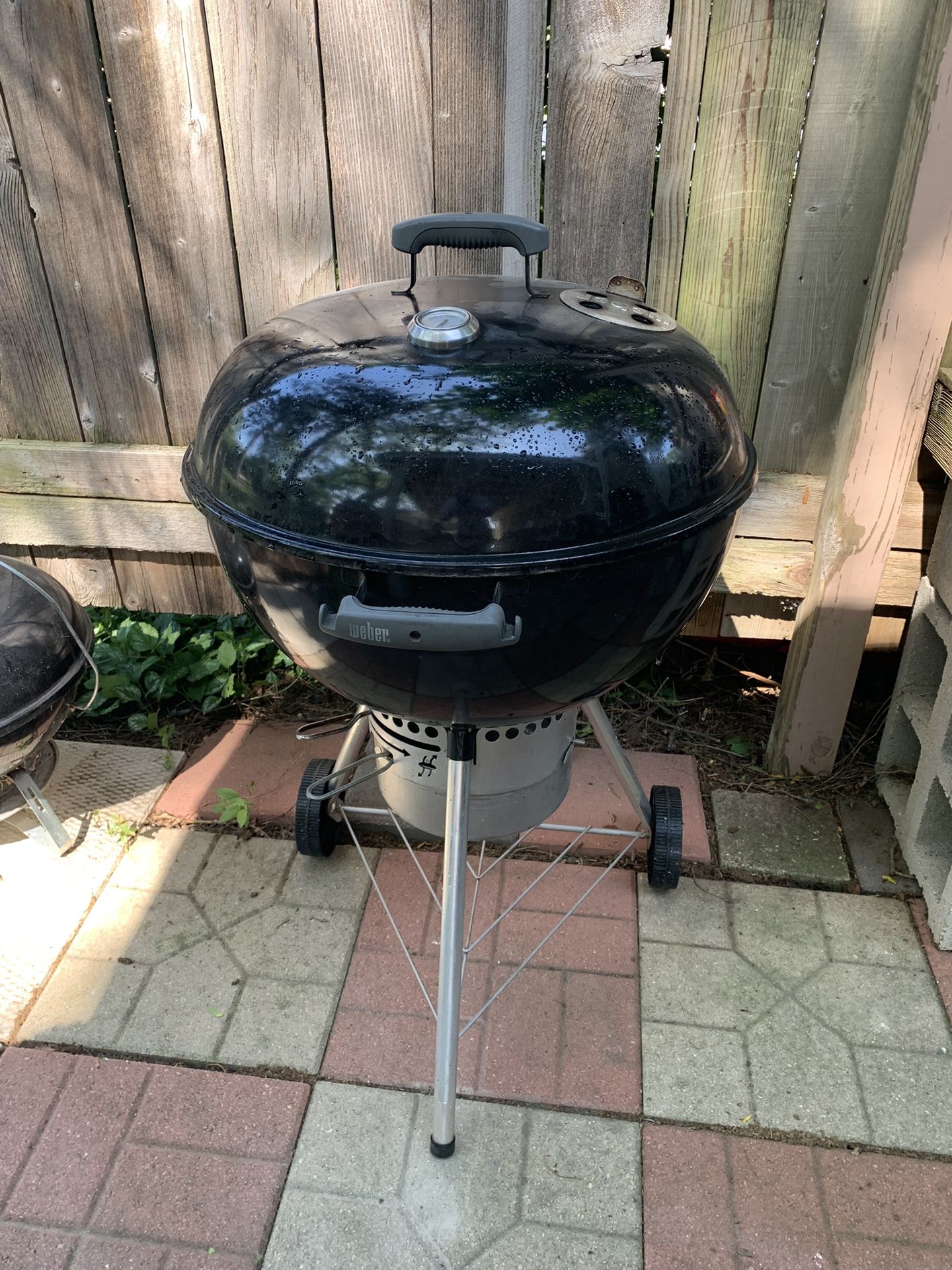 Weber Original 22 Inch Premium Kettle Grill