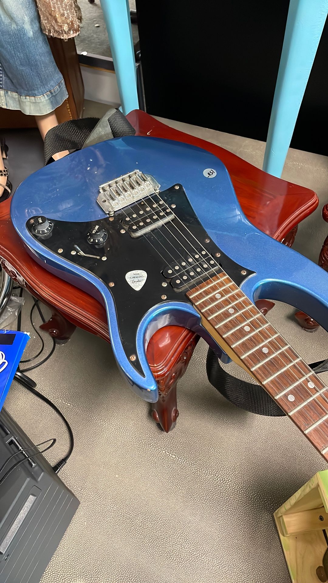 IBENEZ GIO ELECTRIC GUITAR