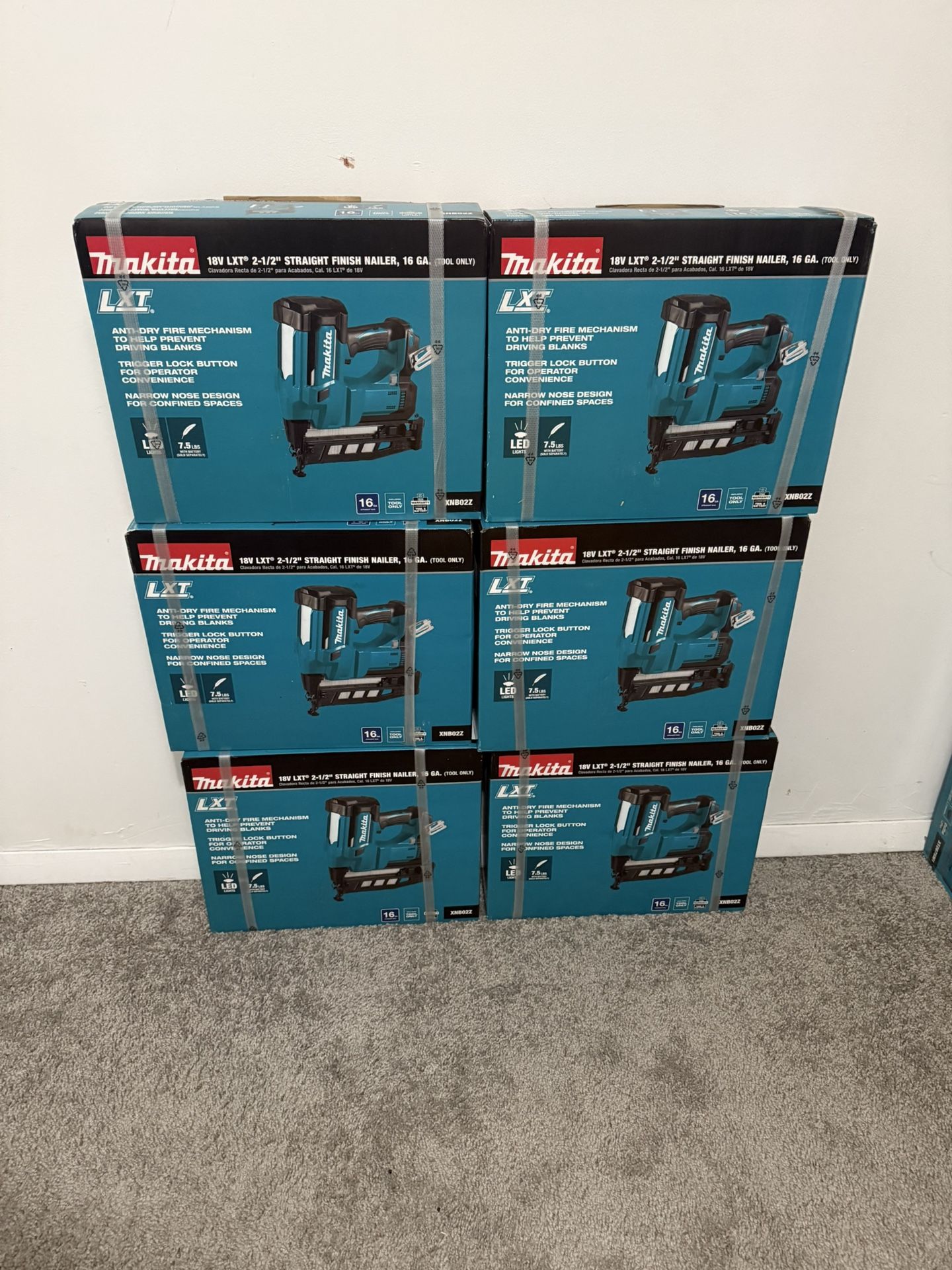 Makita 18V LXT Lithium-lon 16-Gauge Cordless 2-1/2 in. Straight Finish Nailer (TOOL ONLY)