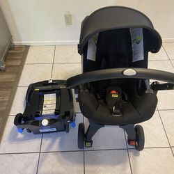 Doona Car seat Stroller Black