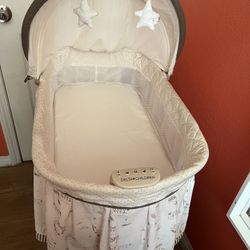 Delta Children Bassinet