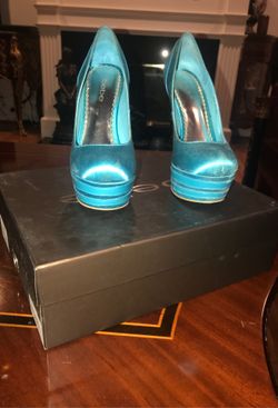 BEBE TURQUOISE HEELS