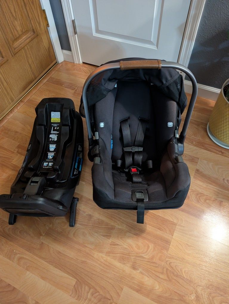 Nuna Baby Car Seat With Lights 