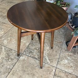 Pier 1 Wood End Table 