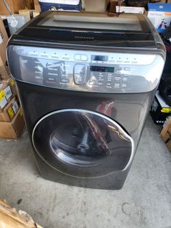 Samsung smart dryer with steamer