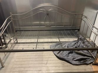 Silver Metal Daybed Frame with Wire Support