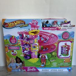 Hot Wheels 2025 Racer Verse BARBIE SPIRAL RACE Track Set + 2 Exclusive Cars