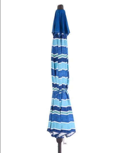best cheap offset patio umbrella Choice Products 10ft 360° Rotating Cantilever Easy Auto Open w/ Solar LED Lights Autlaycil 9ft Market Patio Size:23lbs hand crank lift and Best Seller