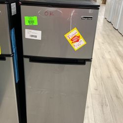 magic chef hmdr450se mini fridge