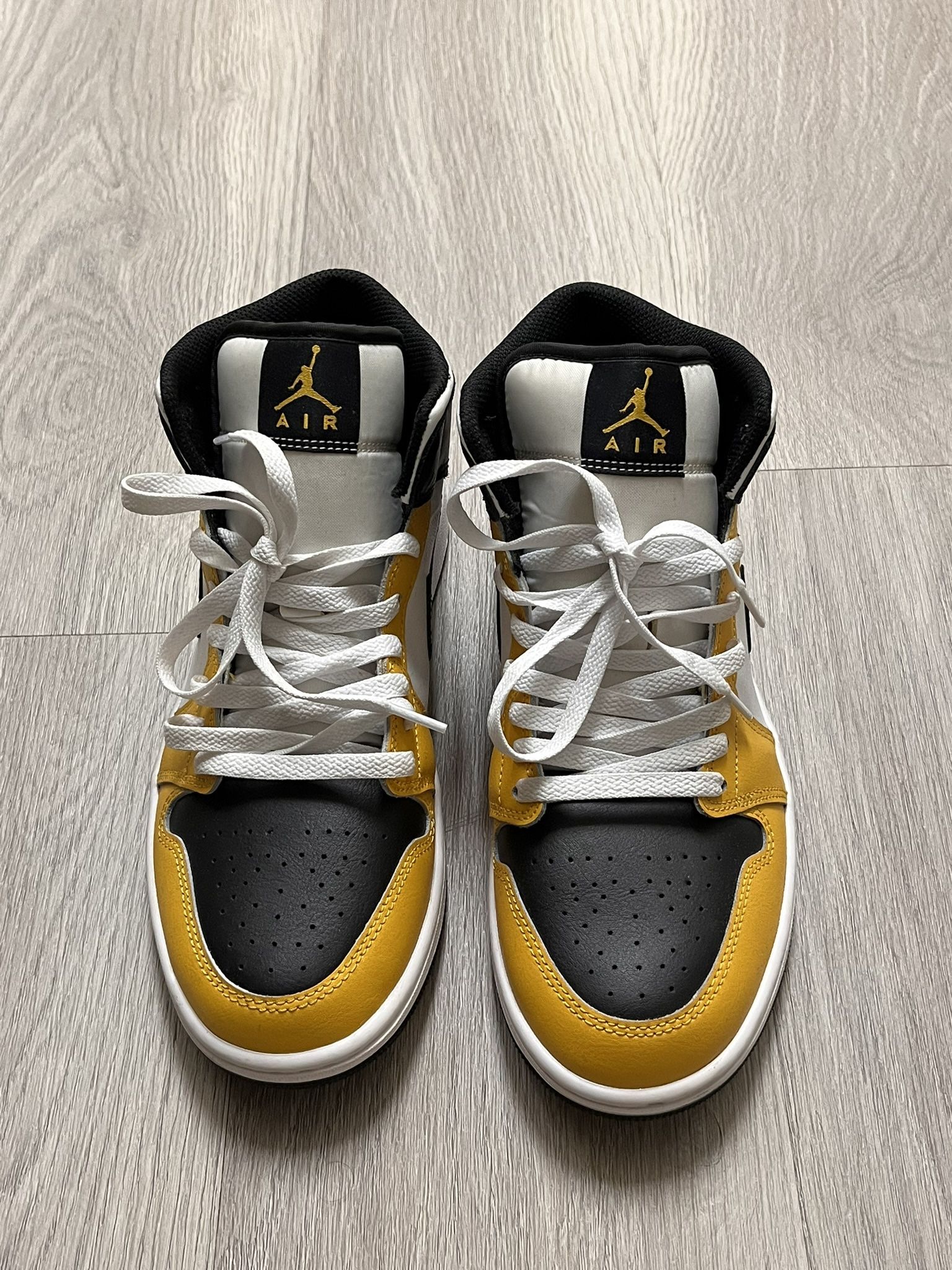 Jordan 1 Mid
