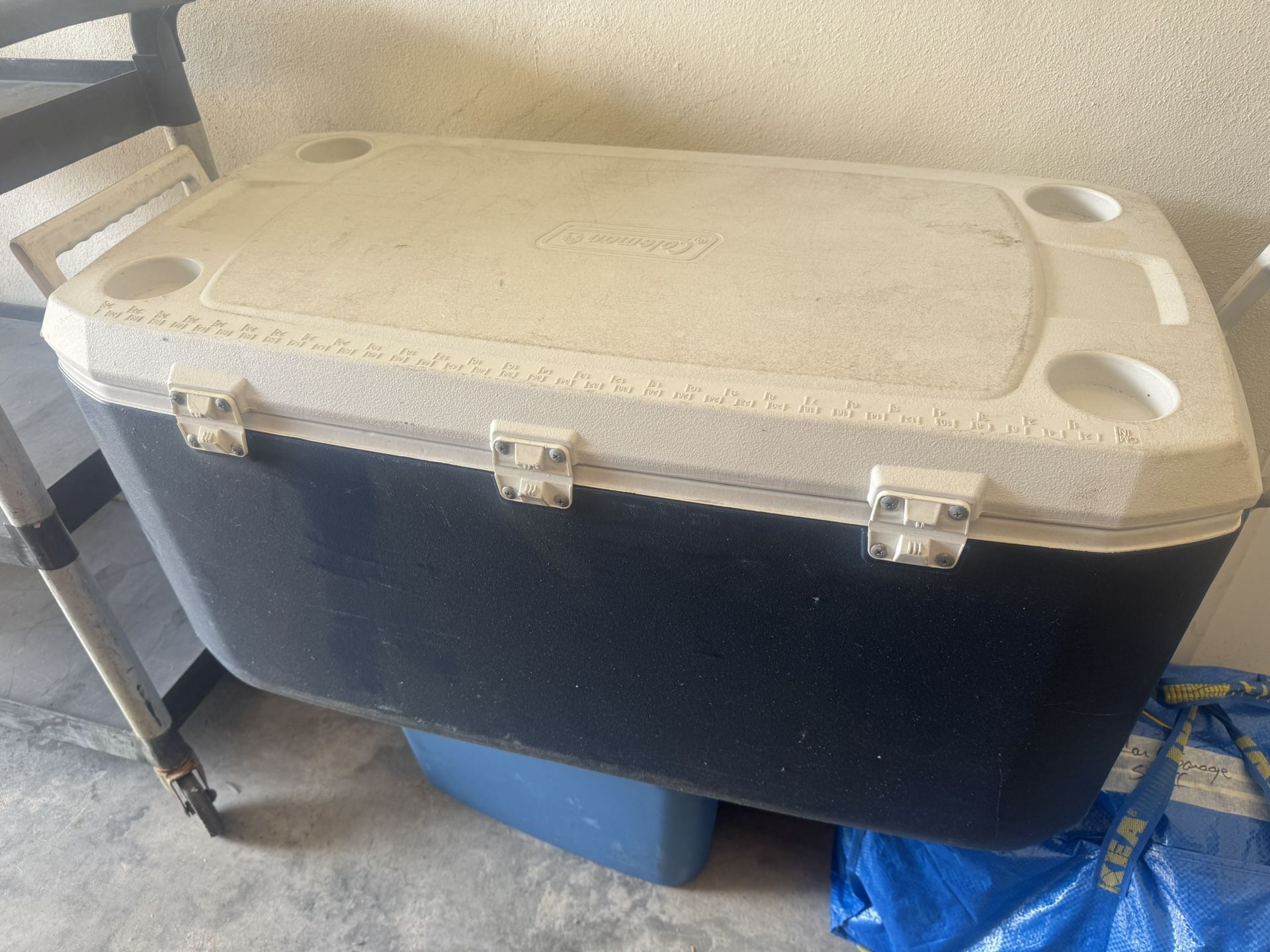 Coleman Large Cooler with Wheels – Great for Camping & Beach