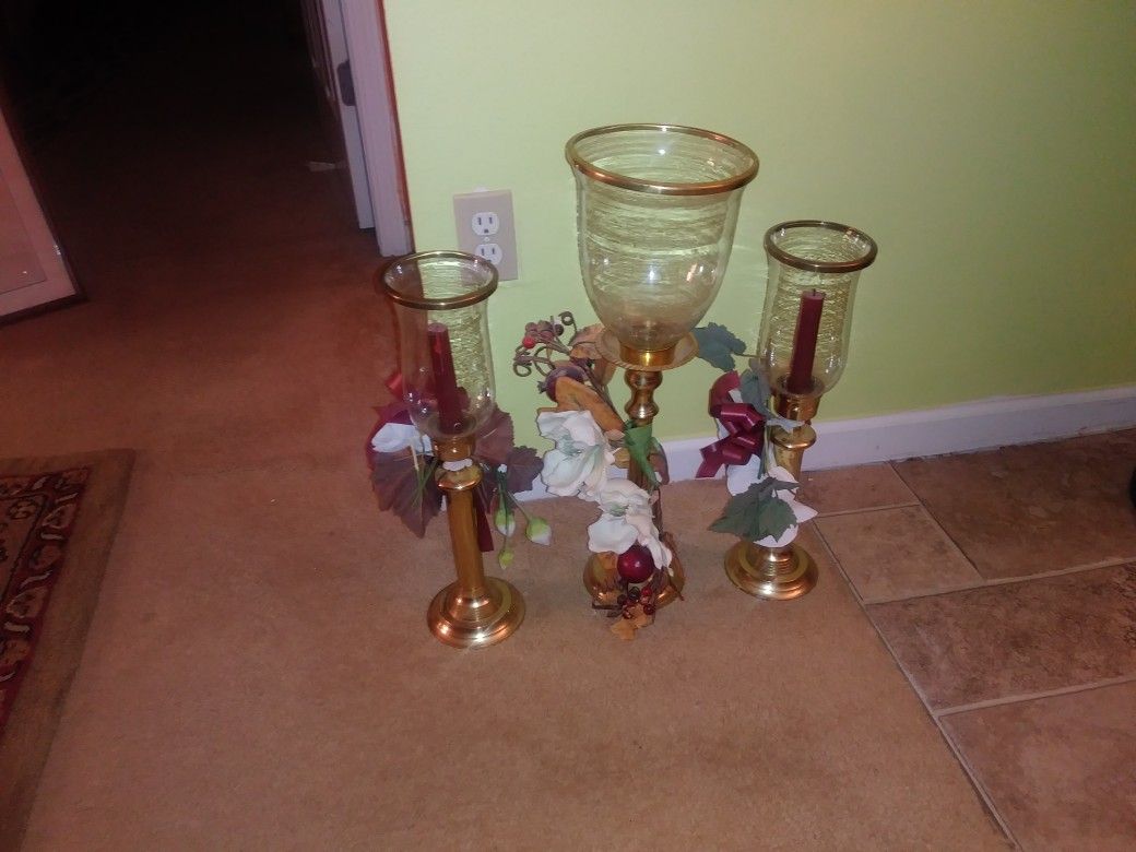 CANDLES HOLDERS SET.