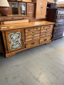 (In Store) Stained glass dresser buffet