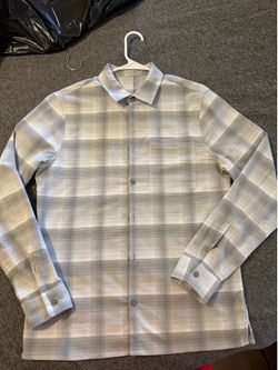 Lululemon men’s button up shirt