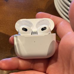 AirPod Gen 3 